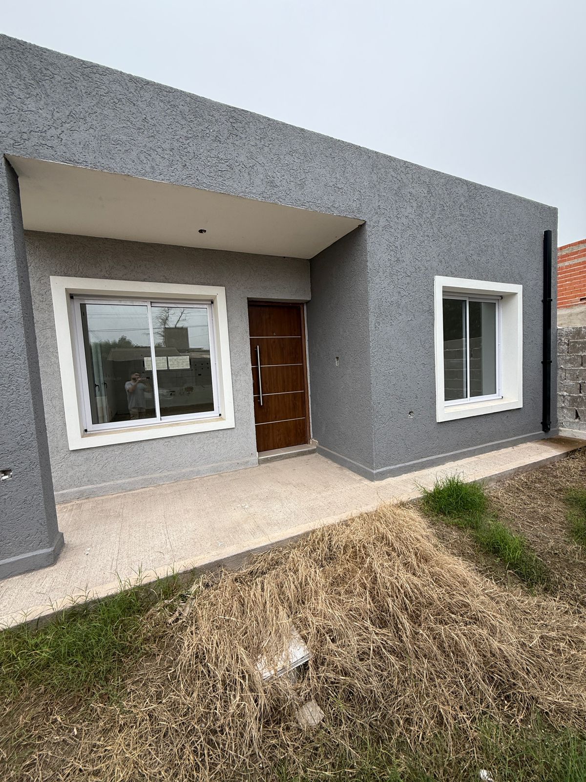 Aberturas blancas de ventanas